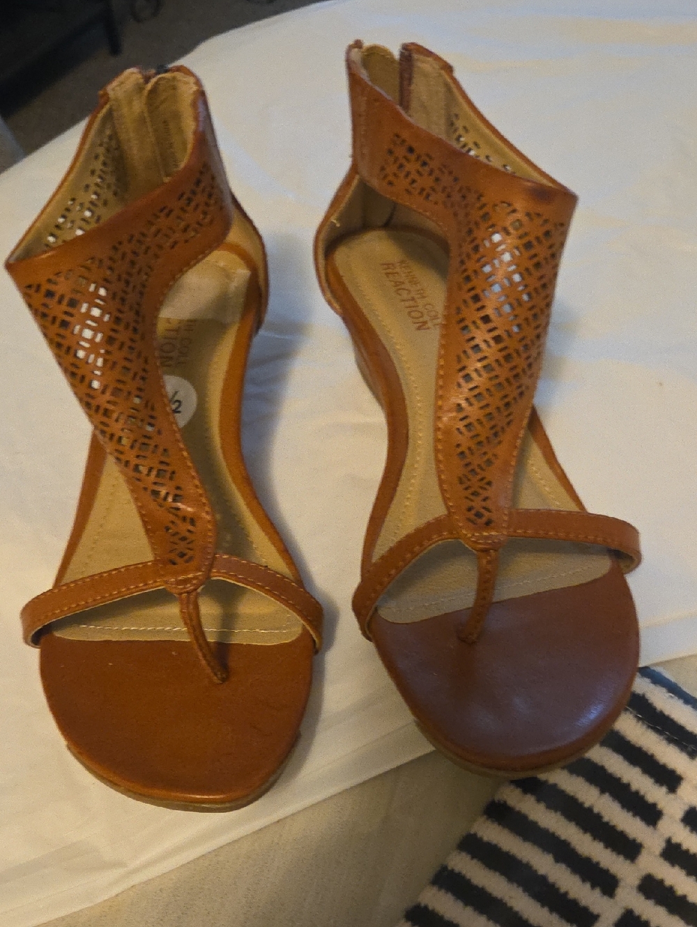 Reaction Kenneth Cole Tan Laser-Cut T-Strap Women’s Sandals